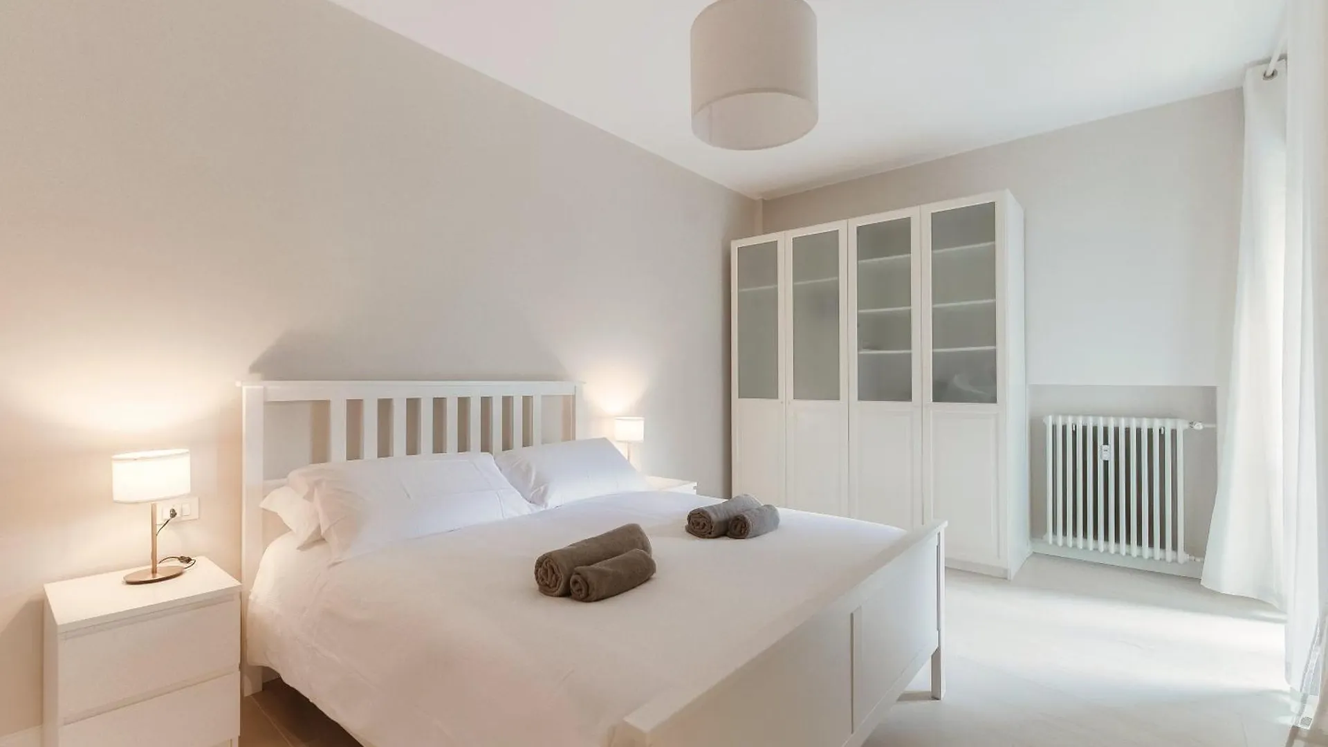 Cream Home - The House Of Travelers Como 0*,  Italië